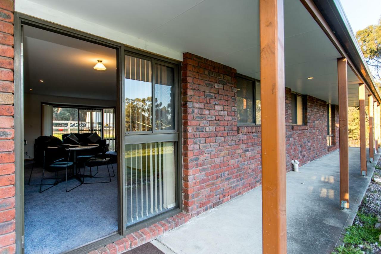 Acton Park Holiday Units ภายนอก รูปภาพ